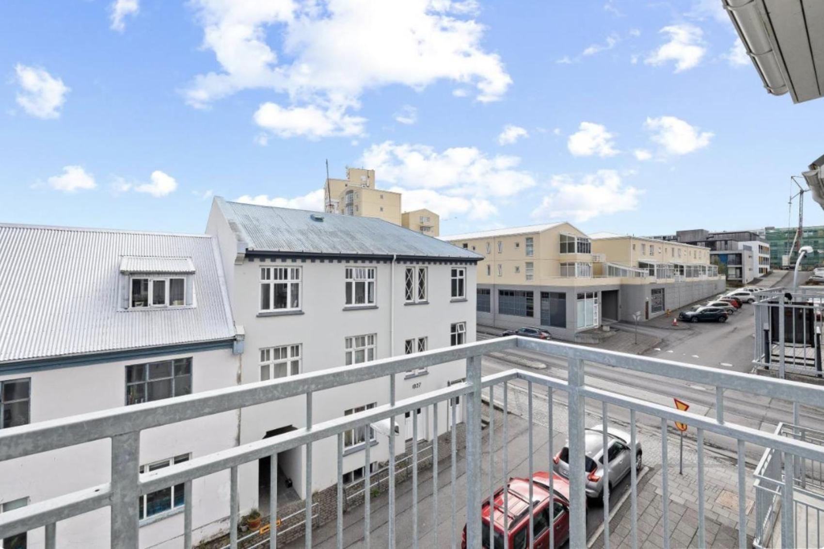 Cheerful Down Town Apartment Reykjavík Dış mekan fotoğraf